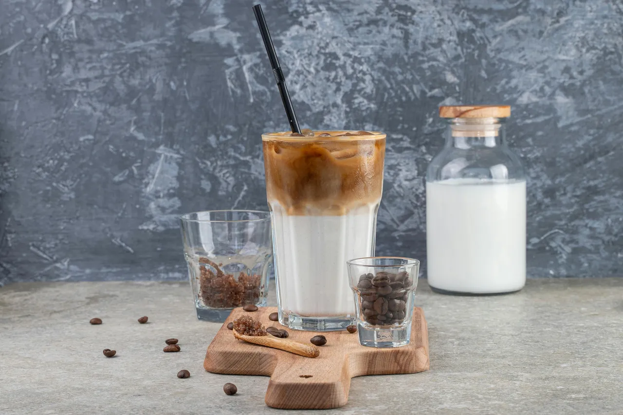 Kopi Susu Gula Aren Albako (200 ml) - Image 2